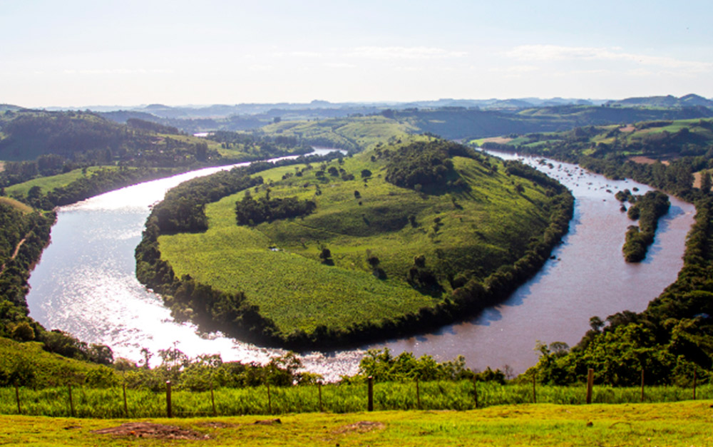 A imagem mostra a beleza do Grande-Oeste.