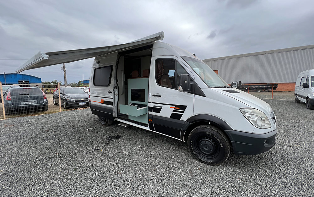 Imagem de um motorhome da Santa Motorhome pronto para os viajantes utilizarem.