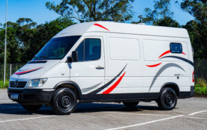 Motorhome da Santa Motorhome mostrando a qualidade para os viajantes.