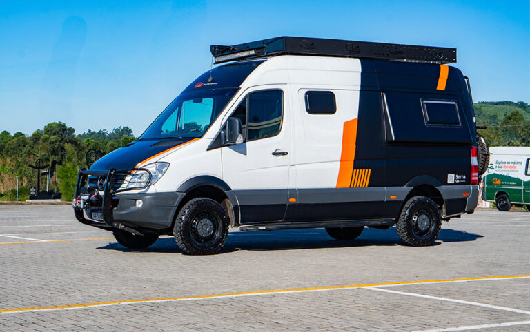 Imagem de um motorhome da Santa Motorhome ideal para viagens de inverno.